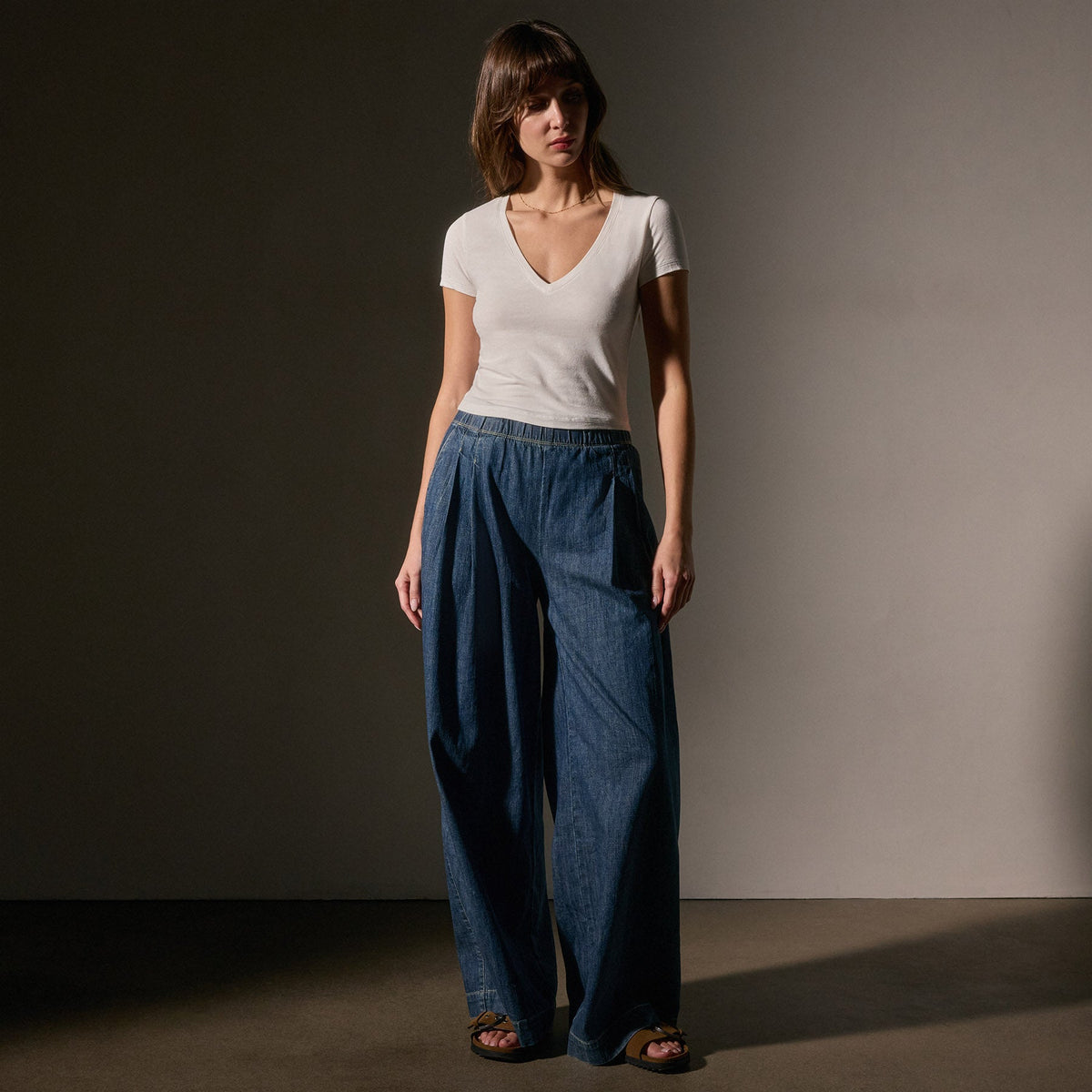 VinNeck Cropped Tee in White | James Perse Los Angeles