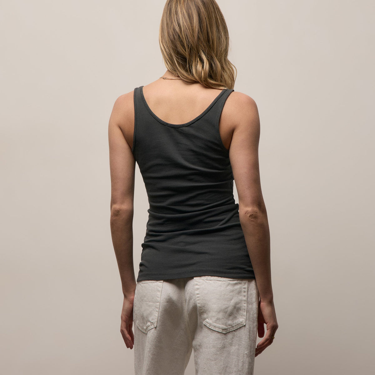 Ribbed Daily Tank in Carbon Pigment | James Perse Los Angeles