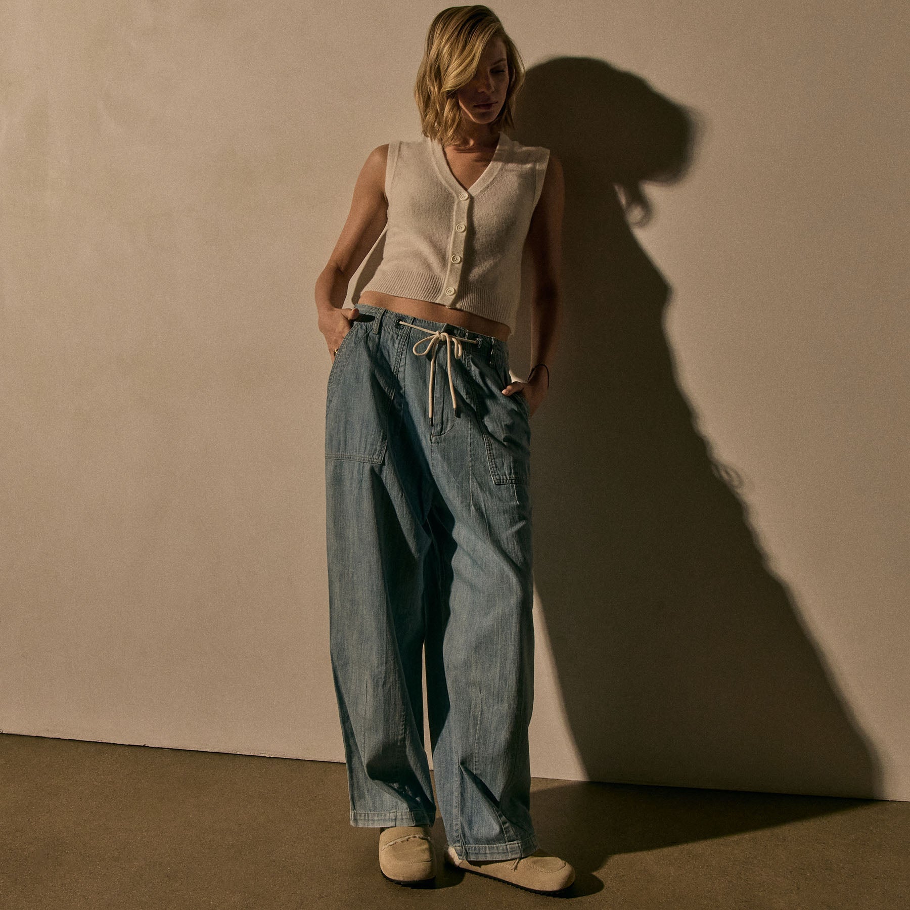 Soft Featherweight Cashmere Buttoned Vest - Oyster | James Perse
