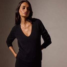 Soft Featherweight Cashmere Deep V Sweater in Black | James Perse Los Angeles