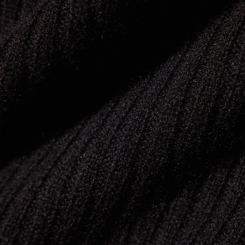 Soft Featherweight Cashmere Crew Neck Sweater in Black | James Perse Los Angeles