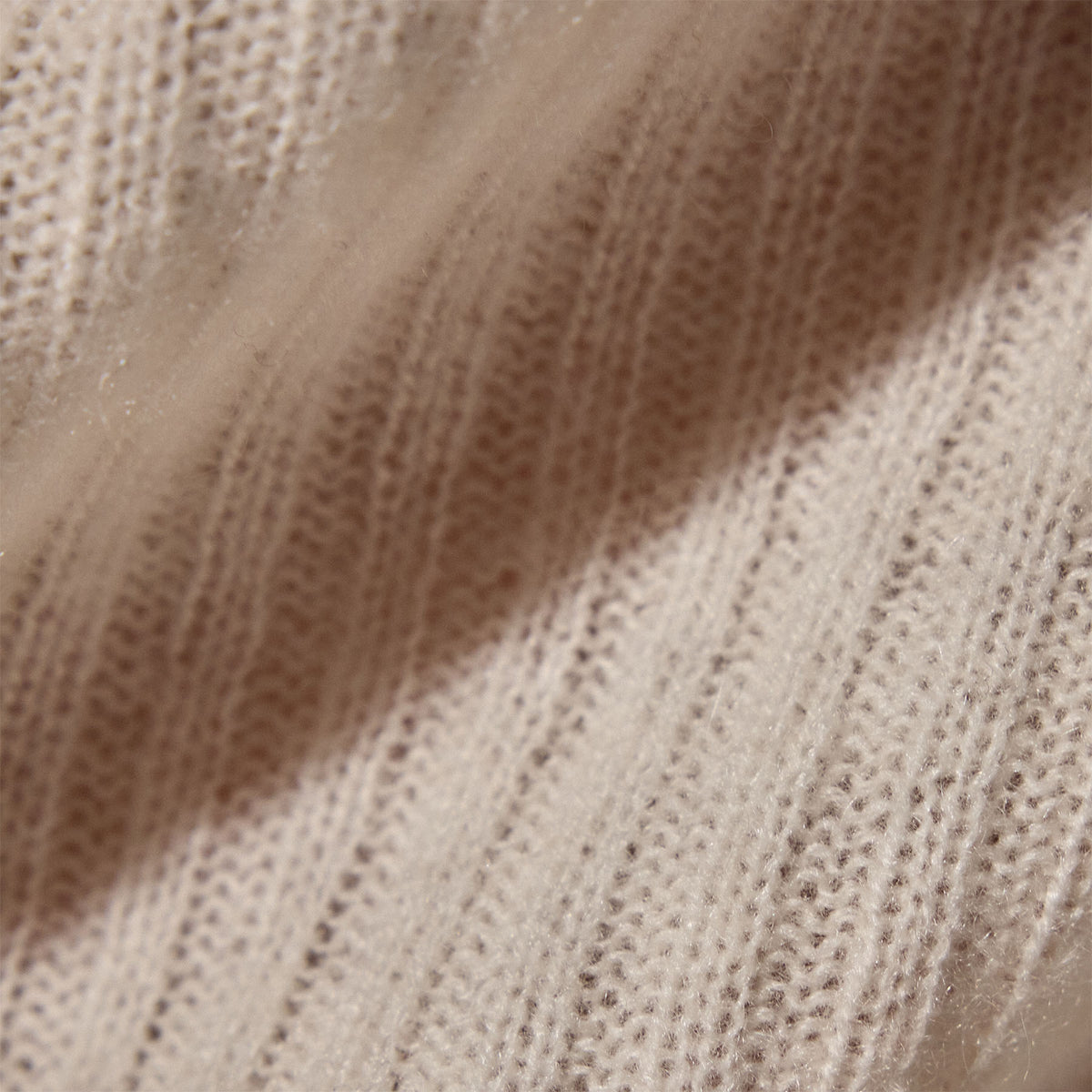 Soft Featherweight Cashmere Crew Neck Sweater in Oyster | James Perse Los Angeles