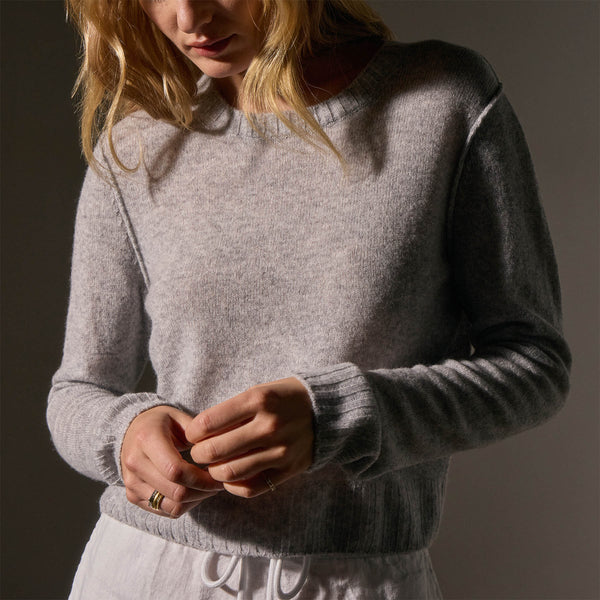 Soft Featherweight Cashmere Cropped Sweater in Light Beige in Light Heather Grey | James Perse Los Angeles