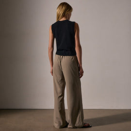 Soft Featherweight Cashmere Vest in Black | James Perse Los Angeles