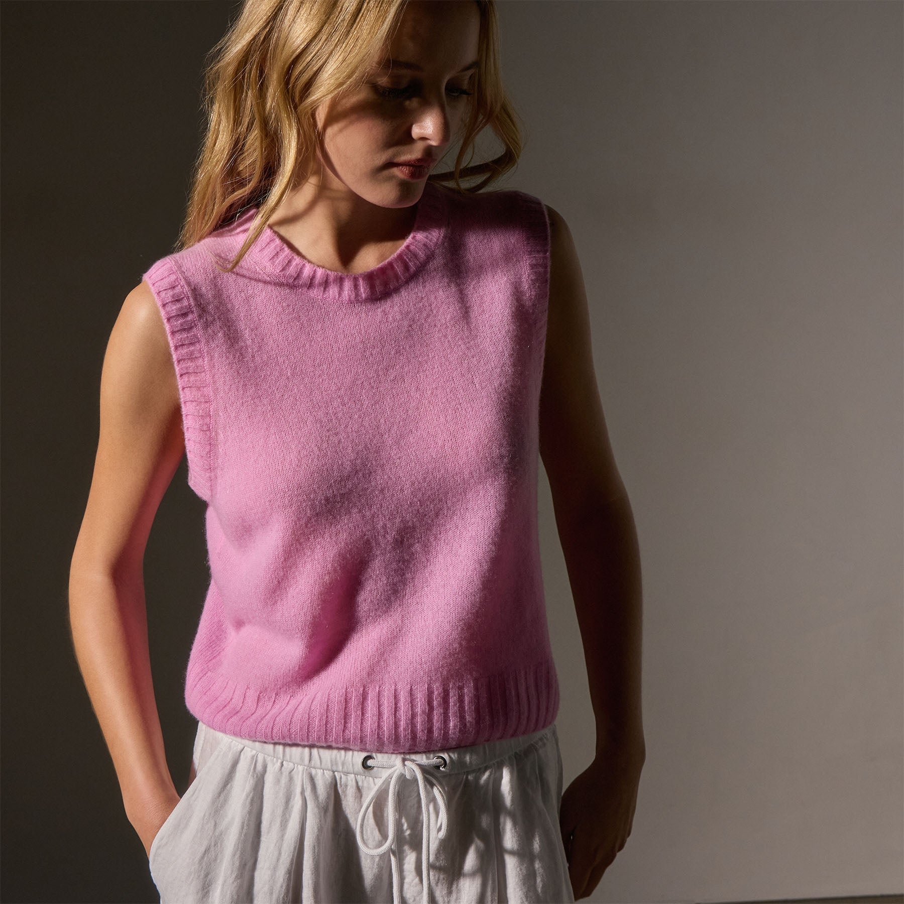 Soft Featherweight Cashmere Vest - Blossom | James Perse Los Angeles