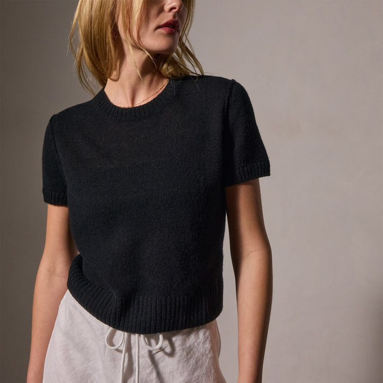 Soft Featherweight Cashmere Short Sleeve in Black | James Perse Los Angeles