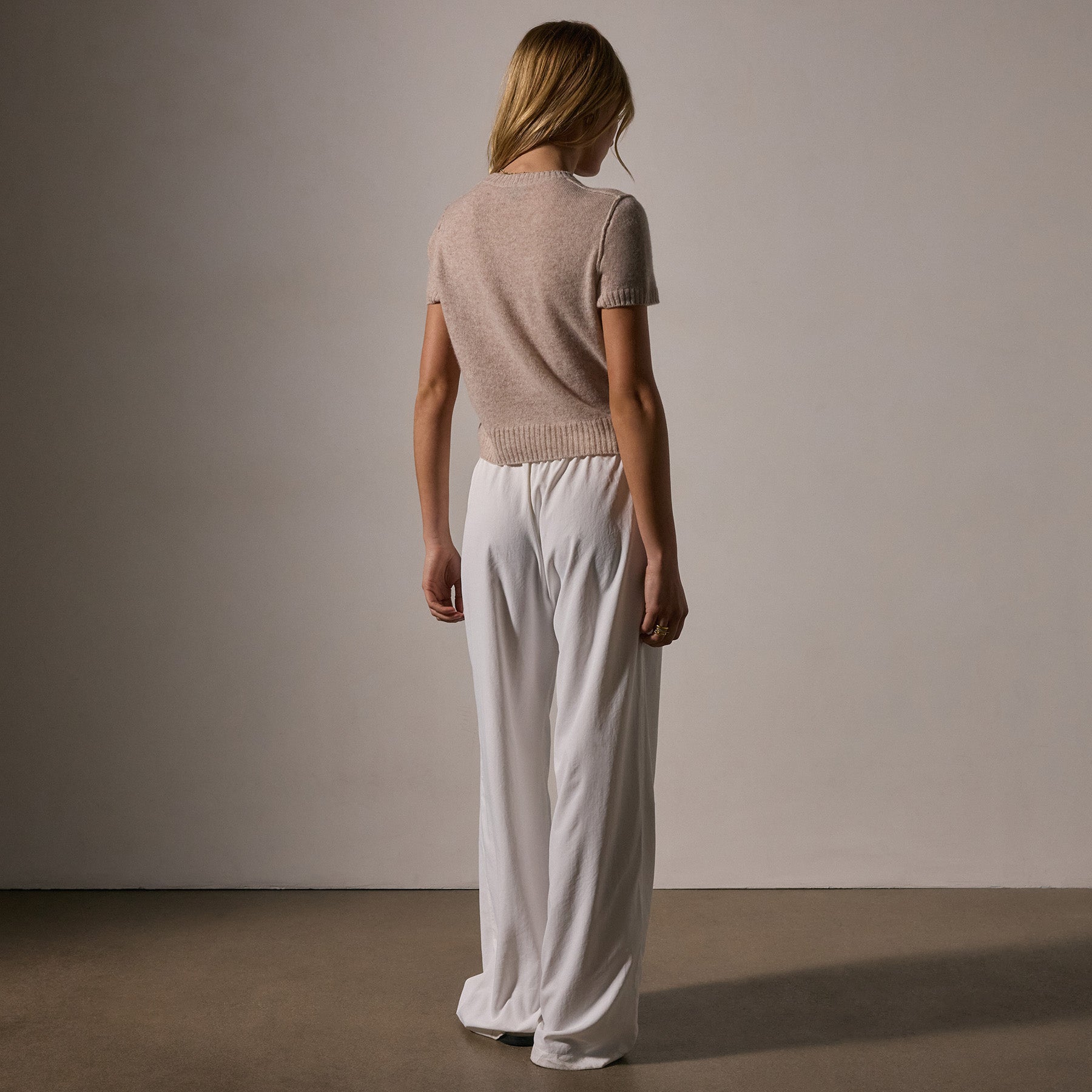 Soft Featherweight Cashmere Short Sleeve in Light Beige | James Perse Los Angeles