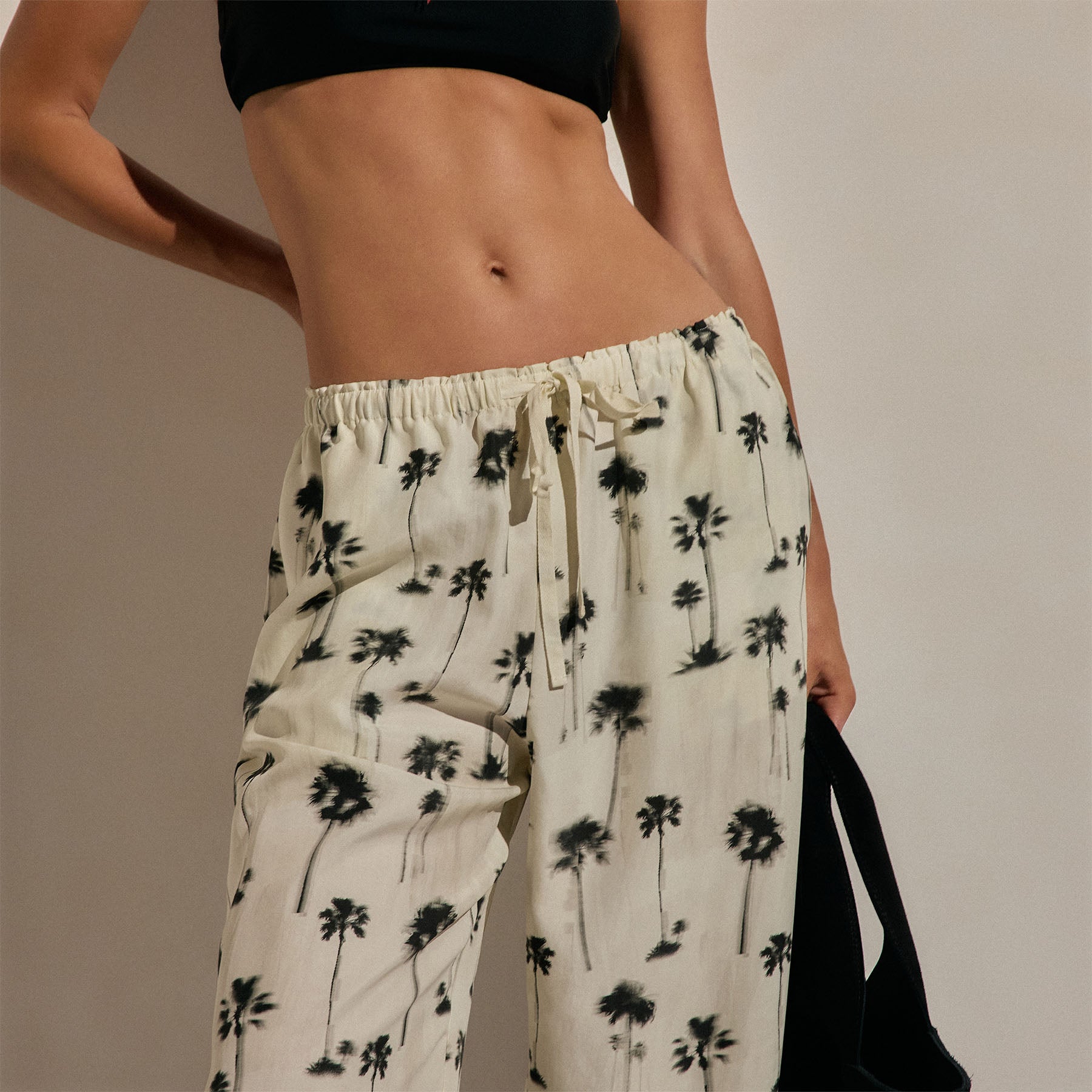 Printed Washed Silk Wide Cuff Pant in Allover Palm Print | James Perse Los Angeles