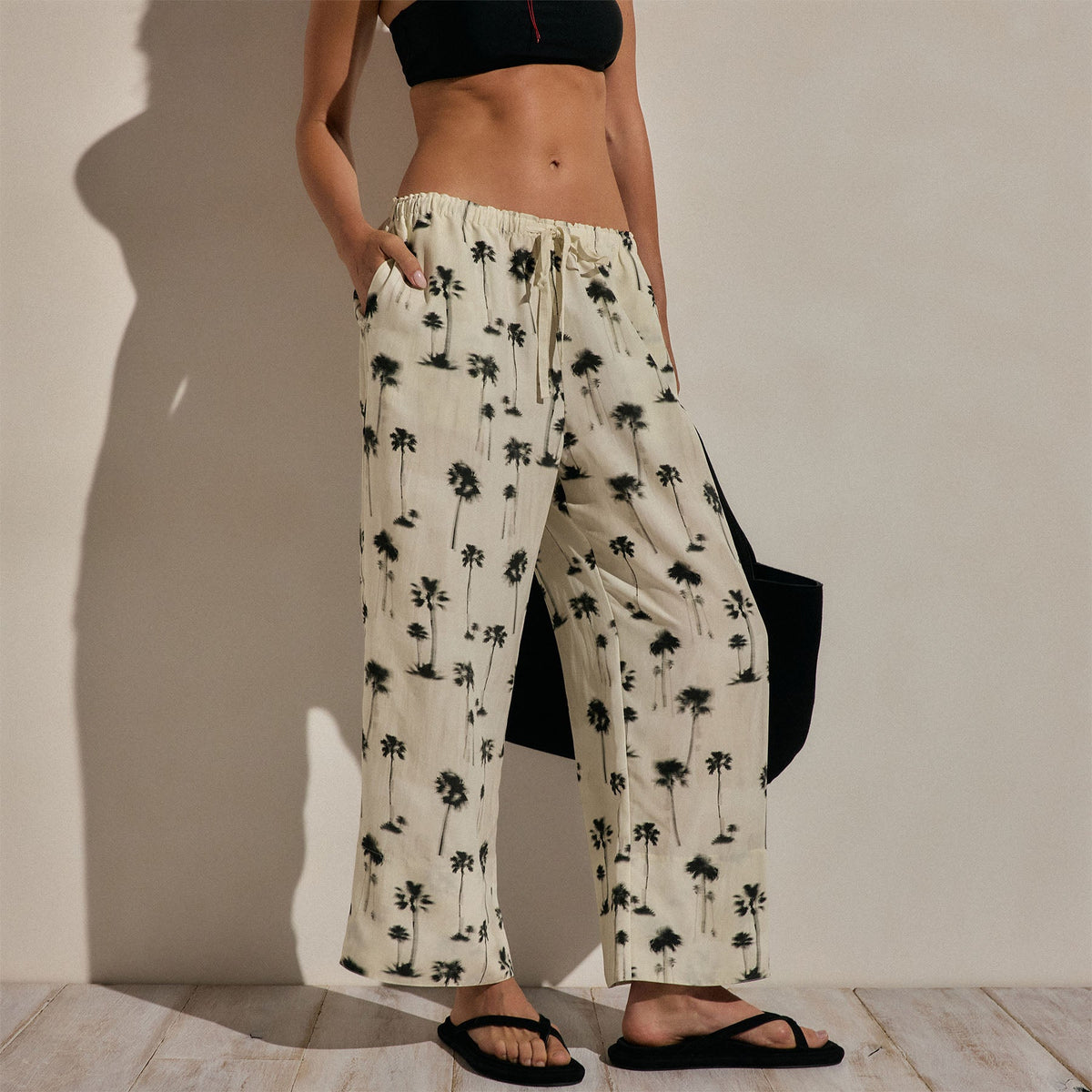 Printed Washed Silk Wide Cuff Pant in Allover Palm Print | James Perse Los Angeles