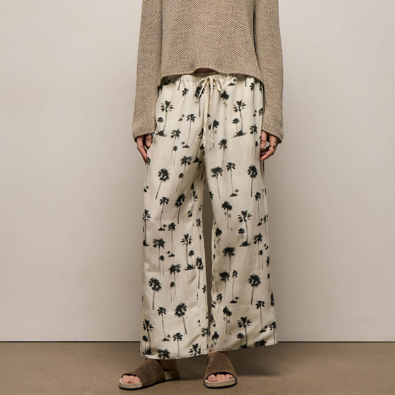 Printed Washed Silk Wide Cuff Pant in Allover Palm Print | James Perse Los Angeles