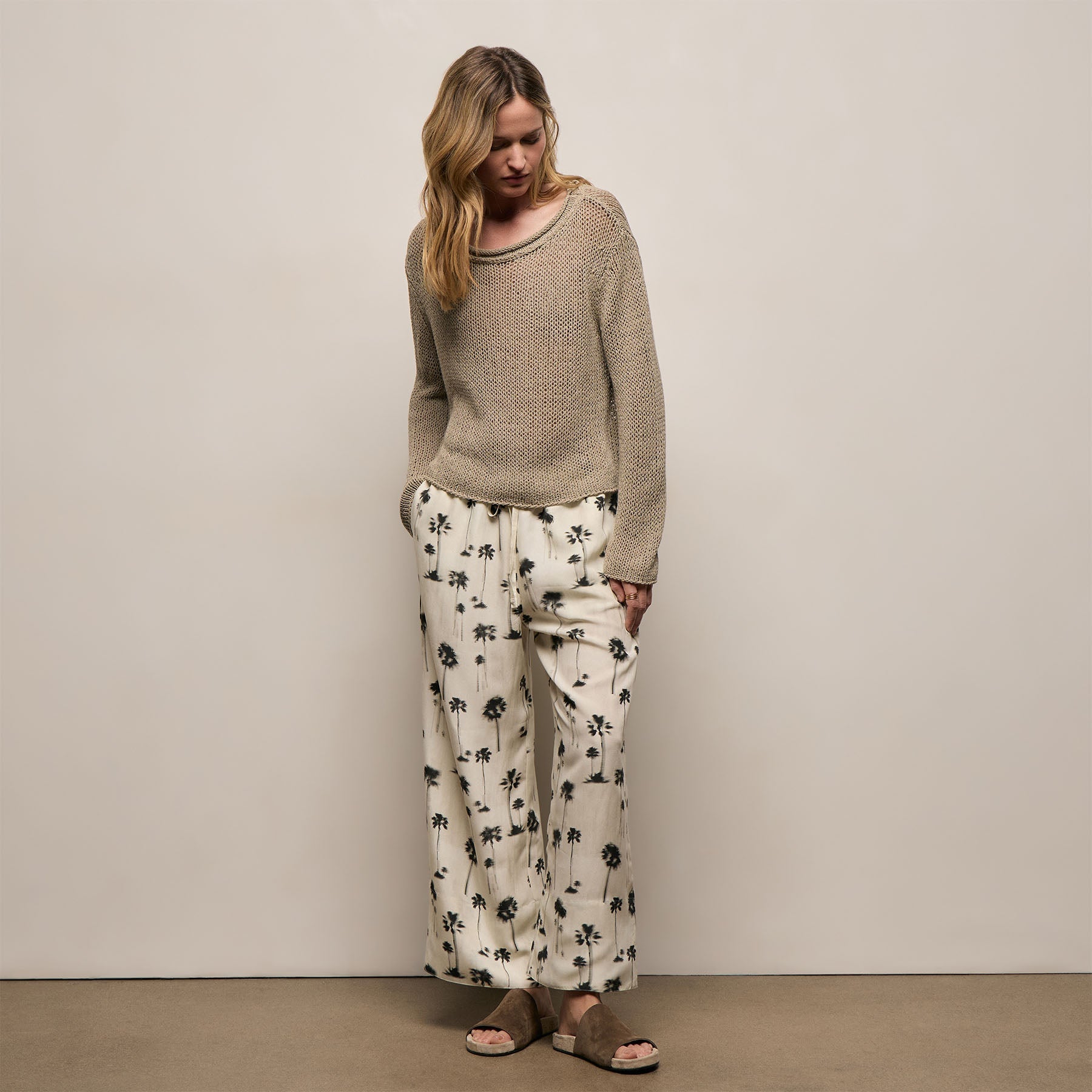 Printed Washed Silk Wide Cuff Pant in Allover Palm Print | James Perse Los Angeles