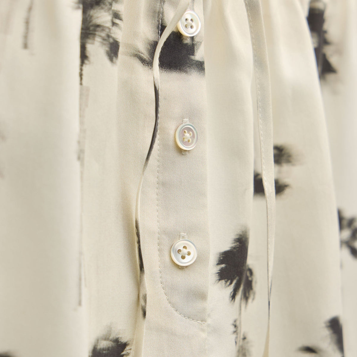 Printed Washed Silk Shortie in Allover Palm Print | James Perse Los Angeles