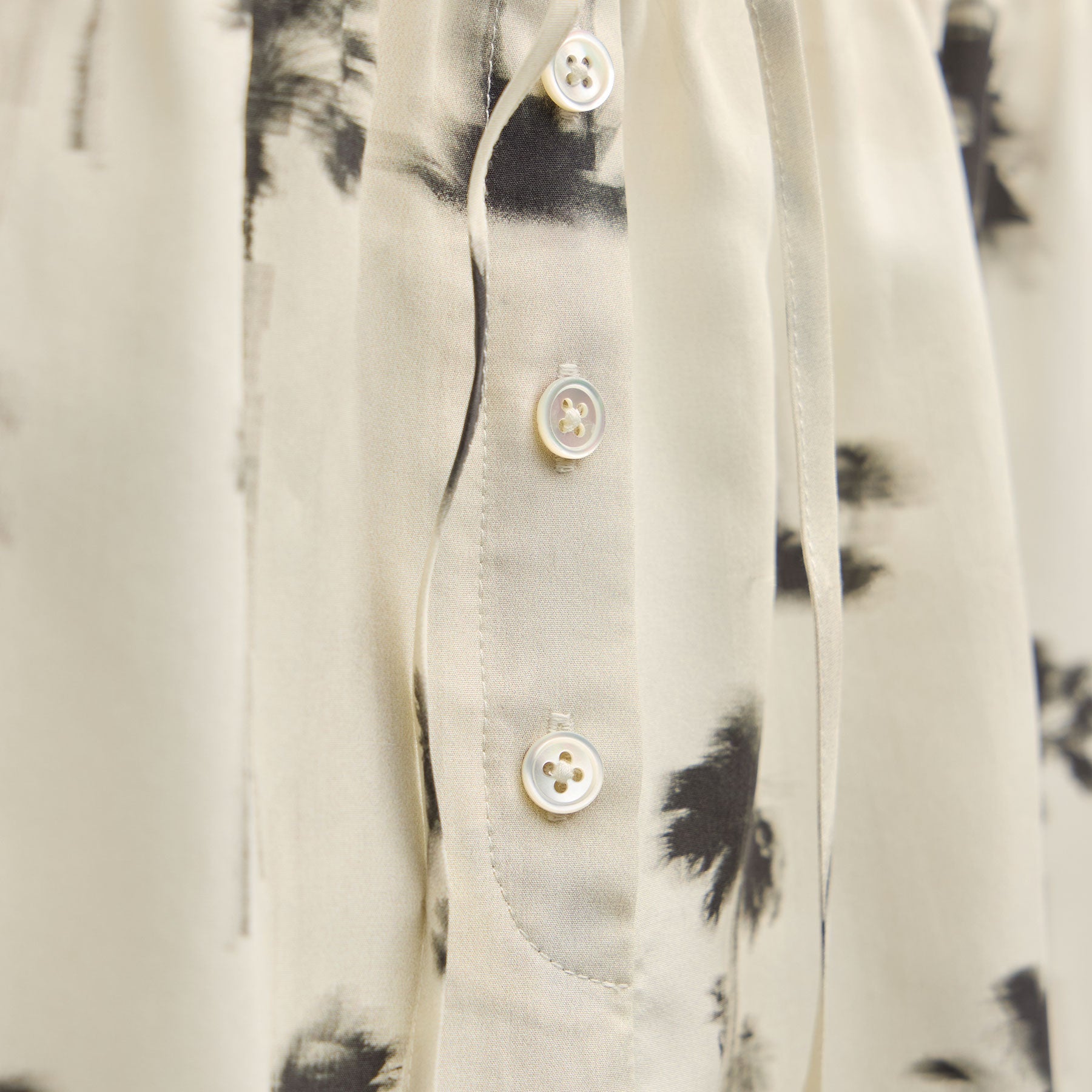 Printed Washed Silk Shortie in Allover Palm Print | James Perse Los Angeles