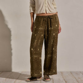 Palm Paisley Linen Wide Cuff Pant in Brown Bandana Print | James Perse Los Angeles