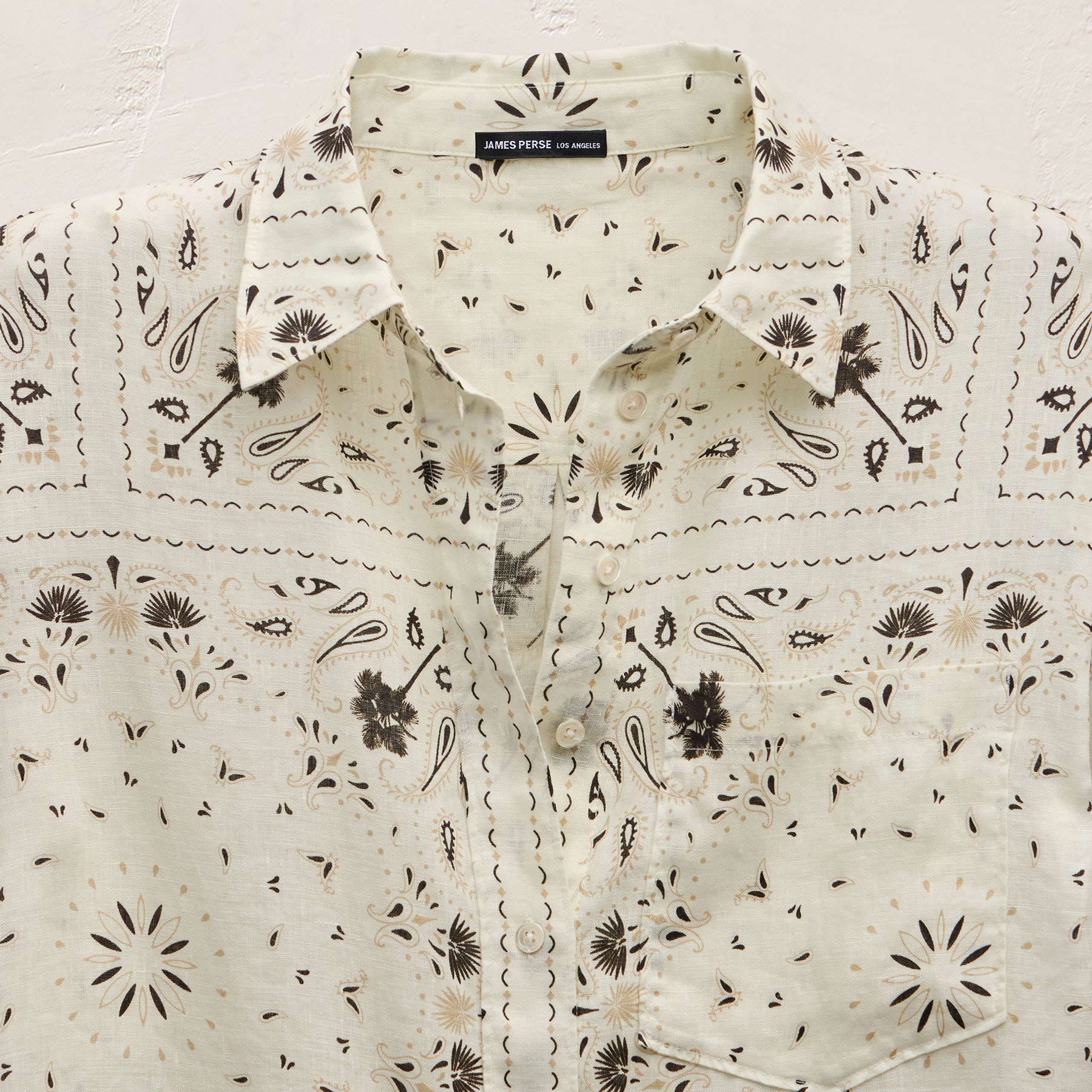 Palm Paisley Linen Shirt In Ivory Bandana Print | James Perse Los Angeles