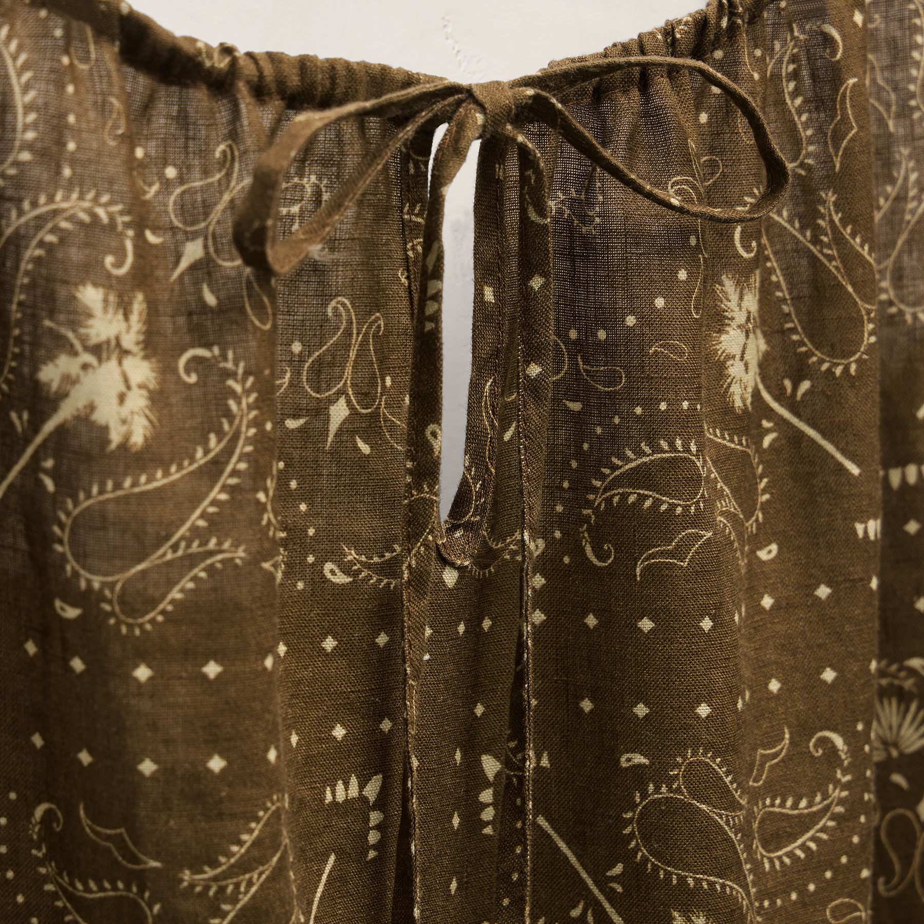 Palm Paisley Linen Strappy Tie Dress in Brown Bandana Print | James Perse Los Angeles