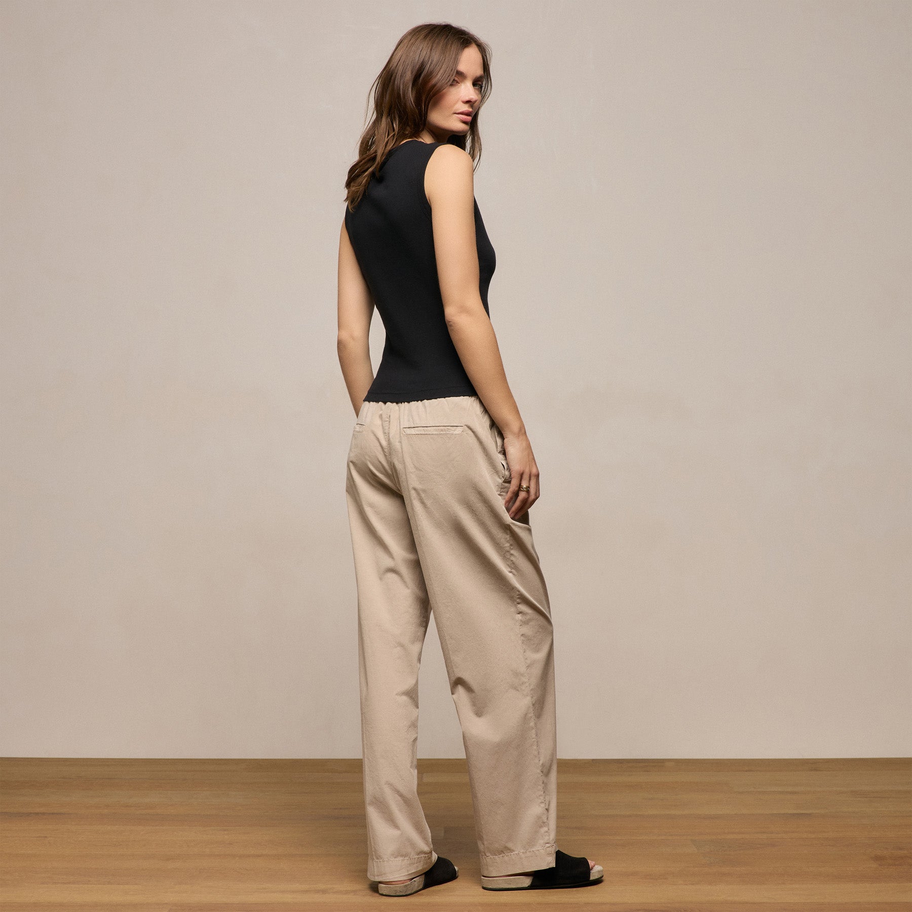 Stretch Poplin Drawcord Pant In Stone Pigment | James Perse Los