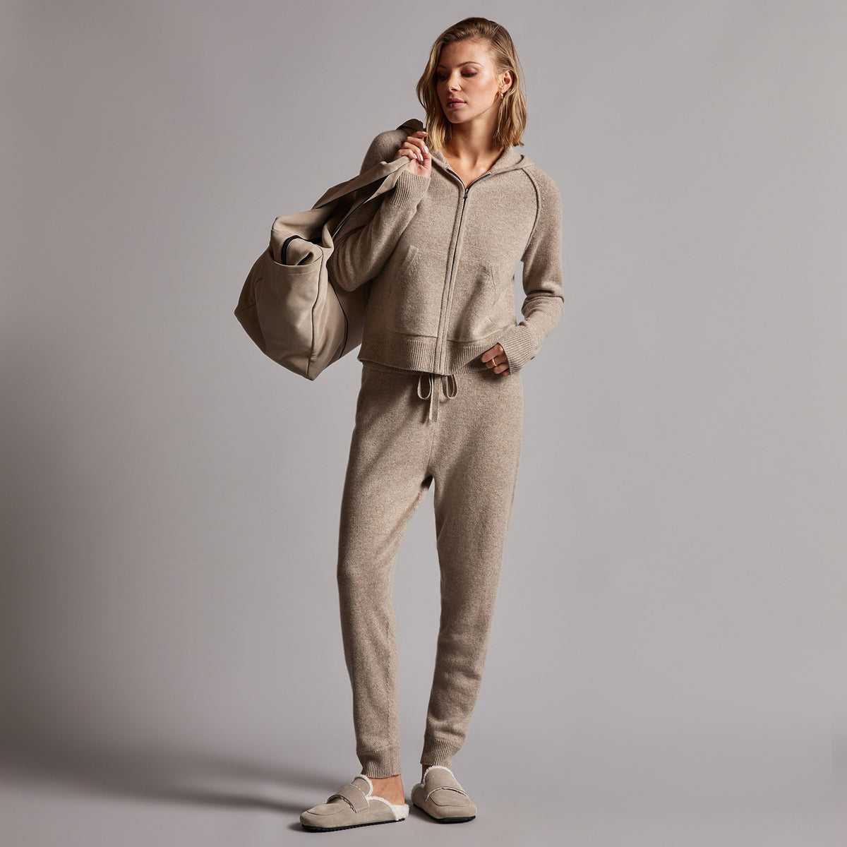 Recycled Cashmere Track Pant in Coyote | James Perse Los Angeles