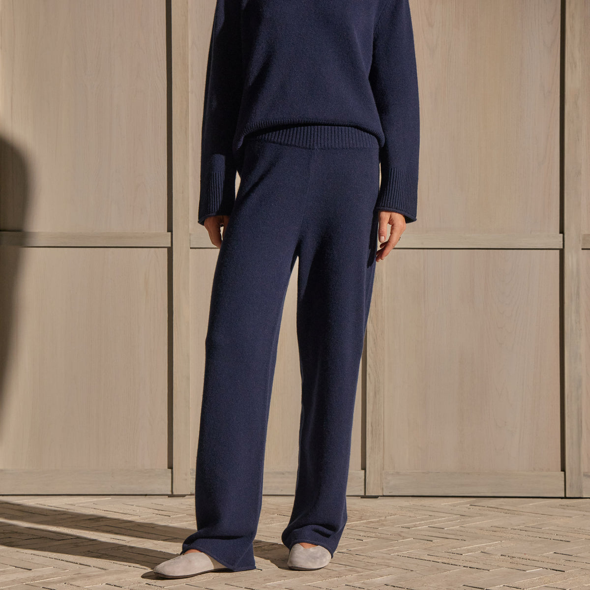 Cashmere Sweater Pant - Navy | James Perse Los Angeles