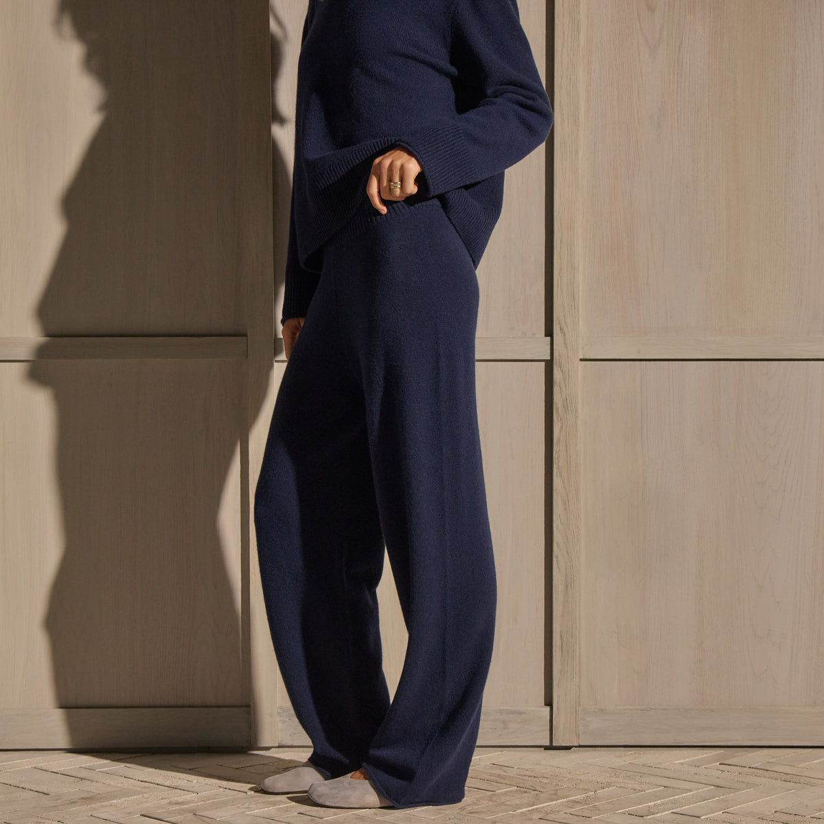 Cashmere Sweater Pant - Navy | James Perse Los Angeles