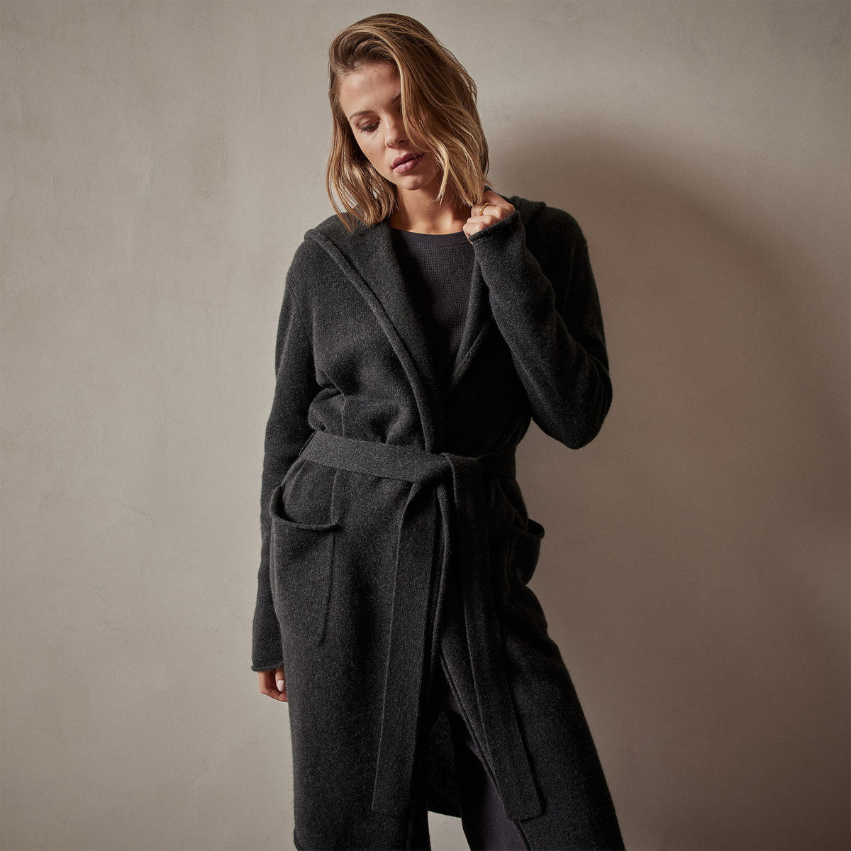 Recycled Cashmere Hooded Robe in Coal | James Perse Los Angeles