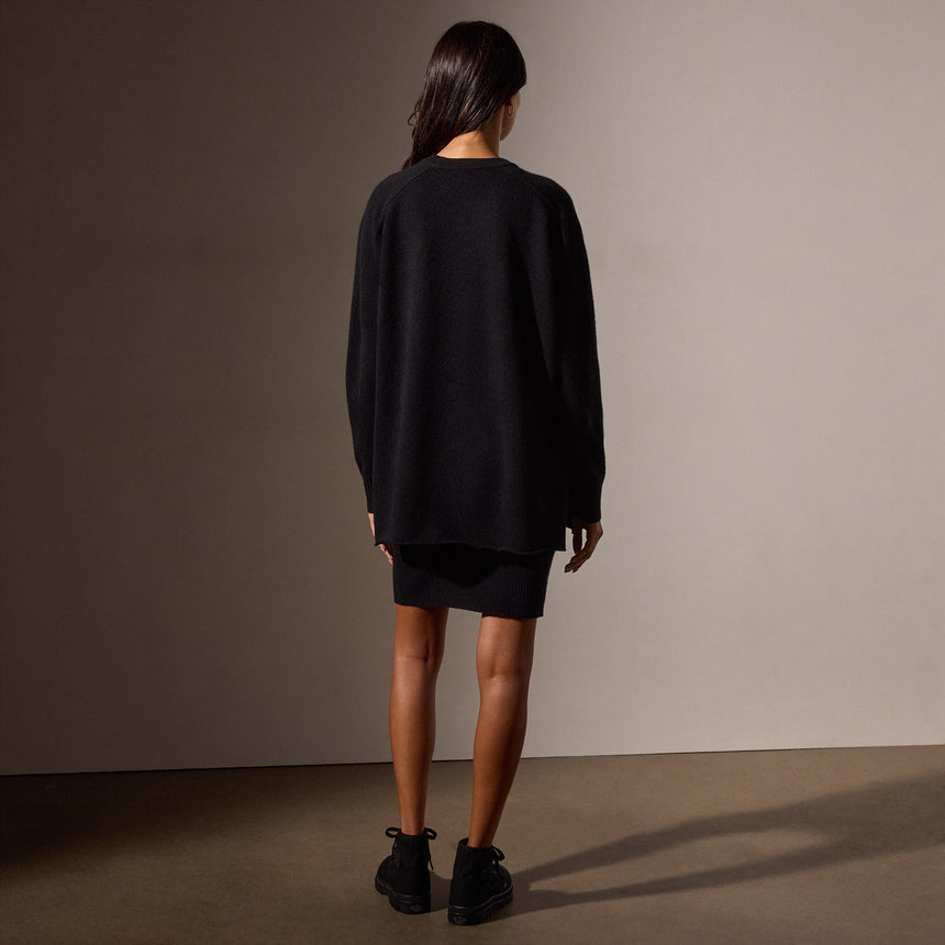Recycled Cashmere Saddle Shoulder Tunic in Black | James Perse Los Angeles