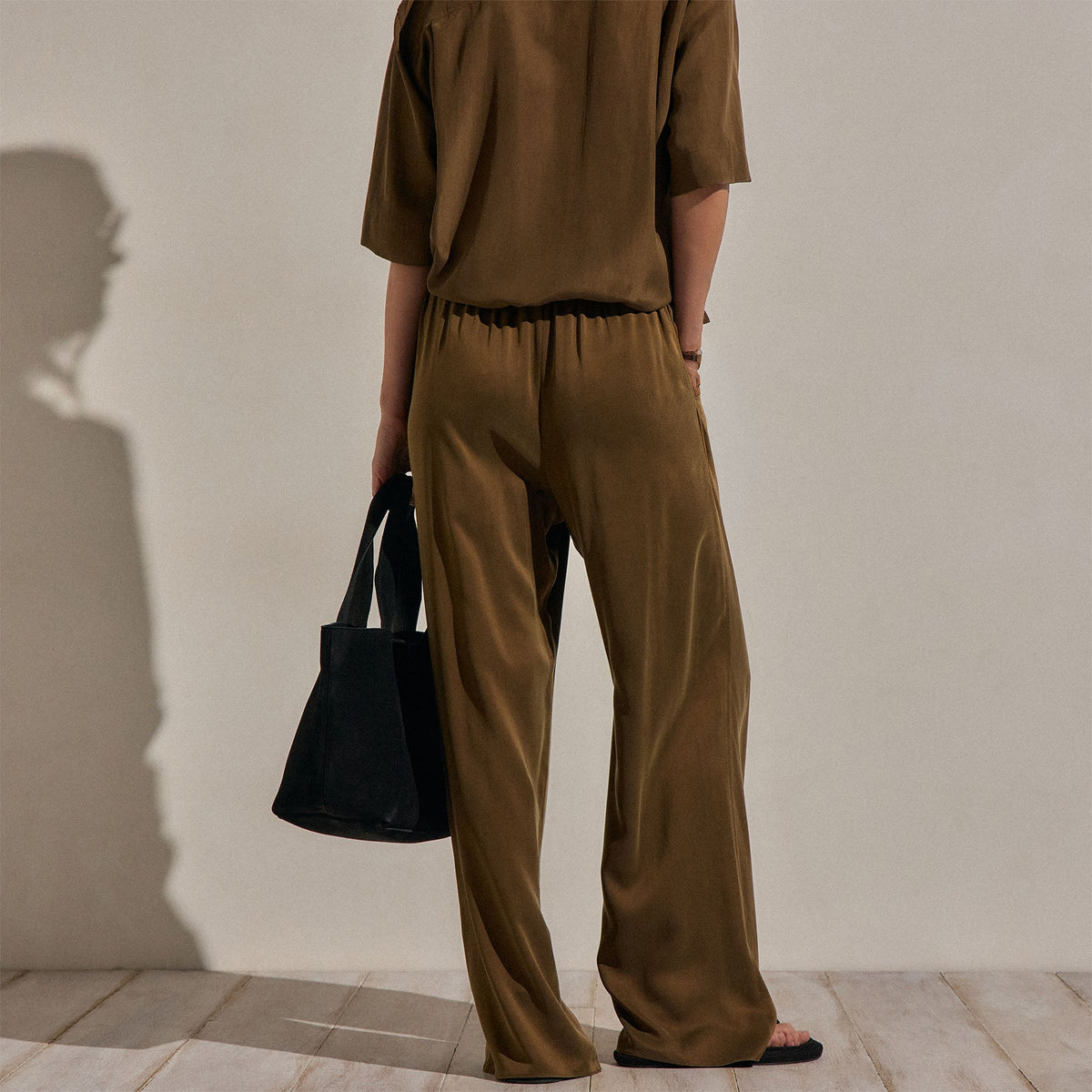 Silk Charmeuse Drawstring Pant in Cocoa | James Perse Los Angeles