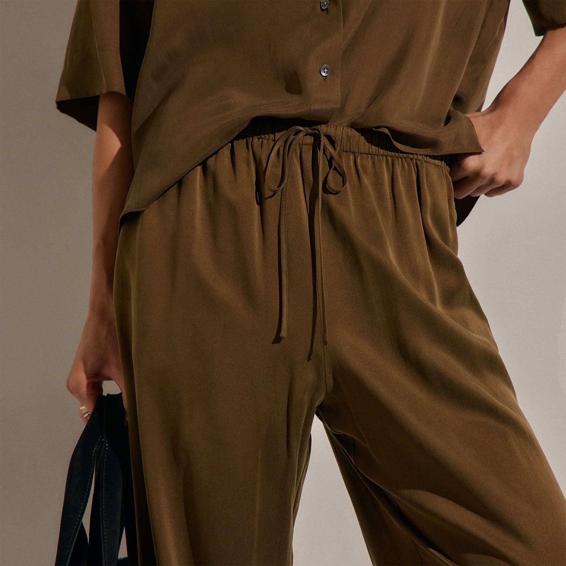 Silk Charmeuse Drawstring Pant in Cocoa | James Perse Los Angeles