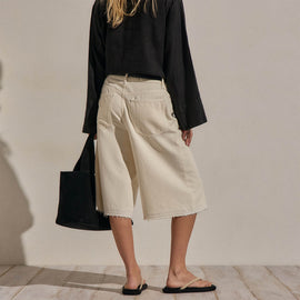 Denim Wide Leg Bermuda Short in Ecru | James Perse Los Angeles