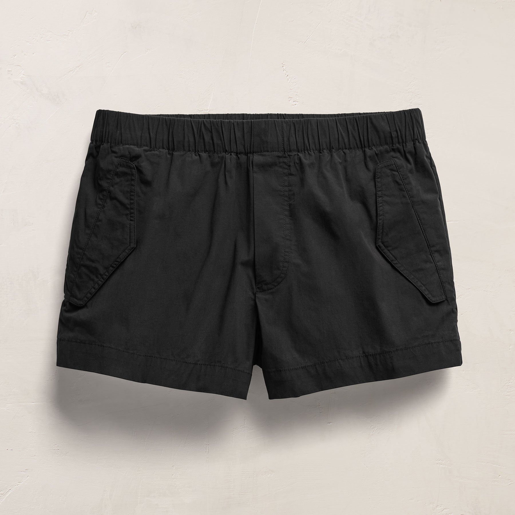 Stretch Poplin Surplus Short in Black | James Perse Los Angeles