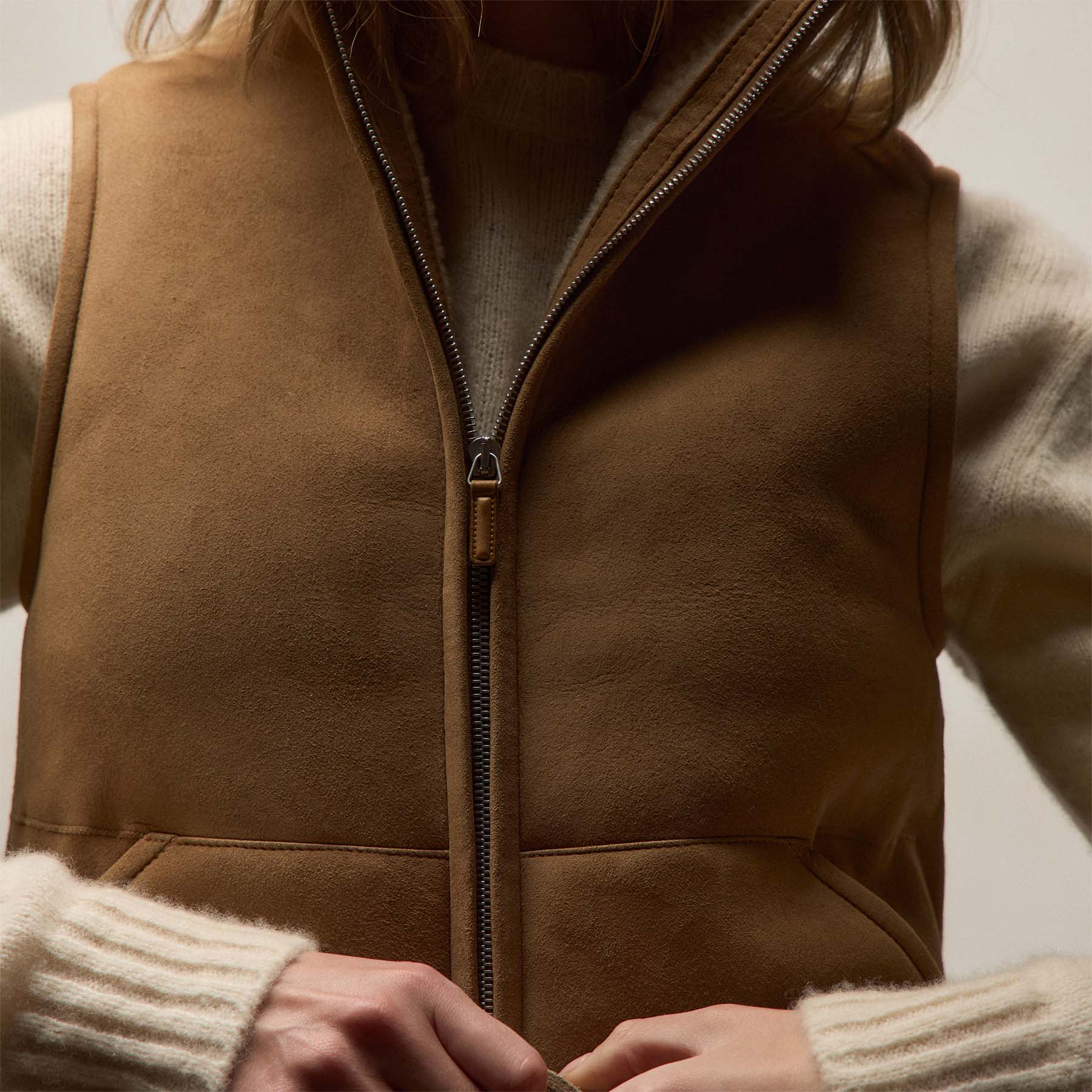 ロエベ　スエードジャケット　ムートン　ベスト　ジレ　キャメル Suede Shearling Vest in Caramel | James Perse Los Angeles