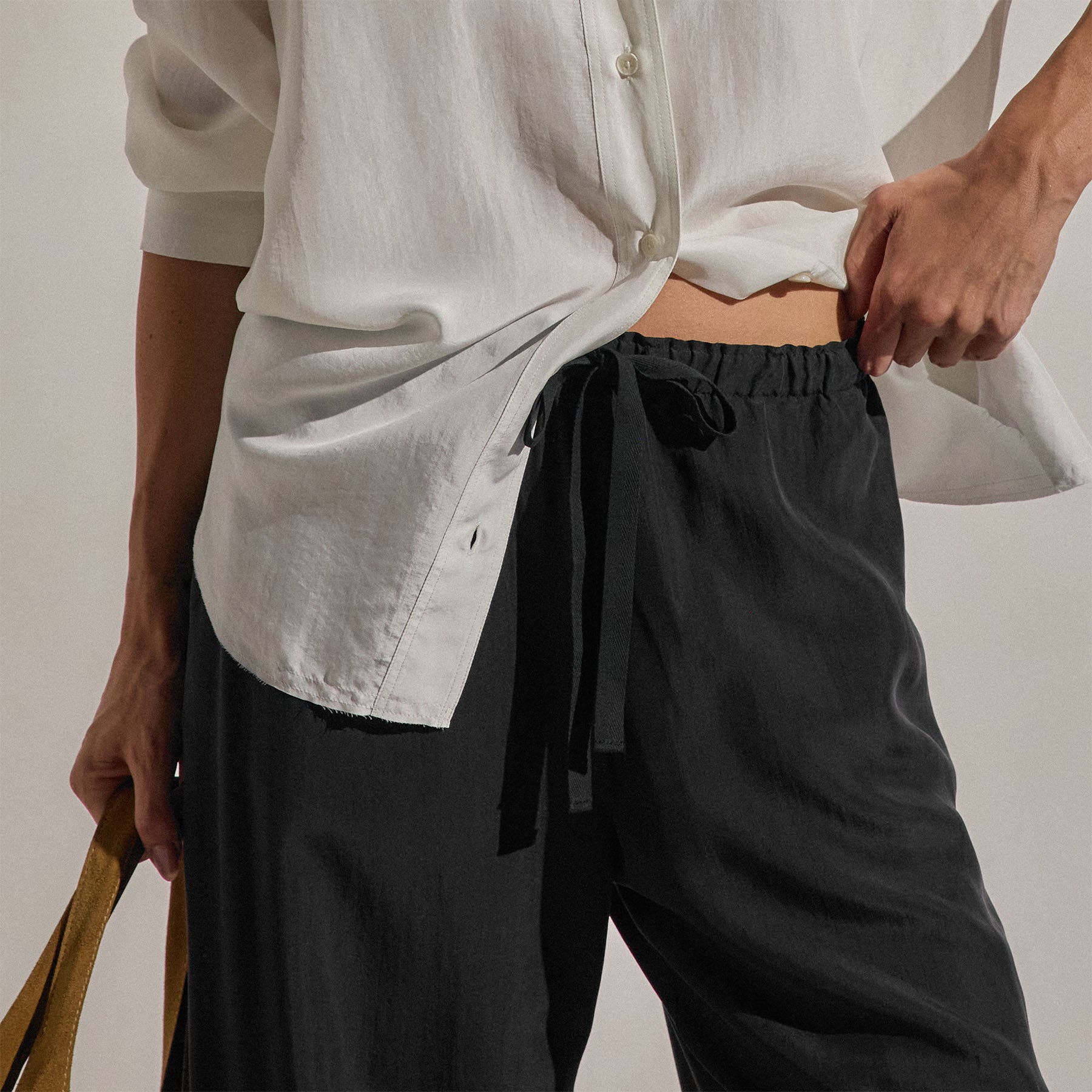 Washed Silk Wide Cuff Pant in Washed Black | James Perse Los Angeles