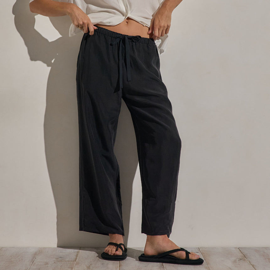 Washed Silk Wide Cuff Pant in Washed Black | James Perse Los Angeles