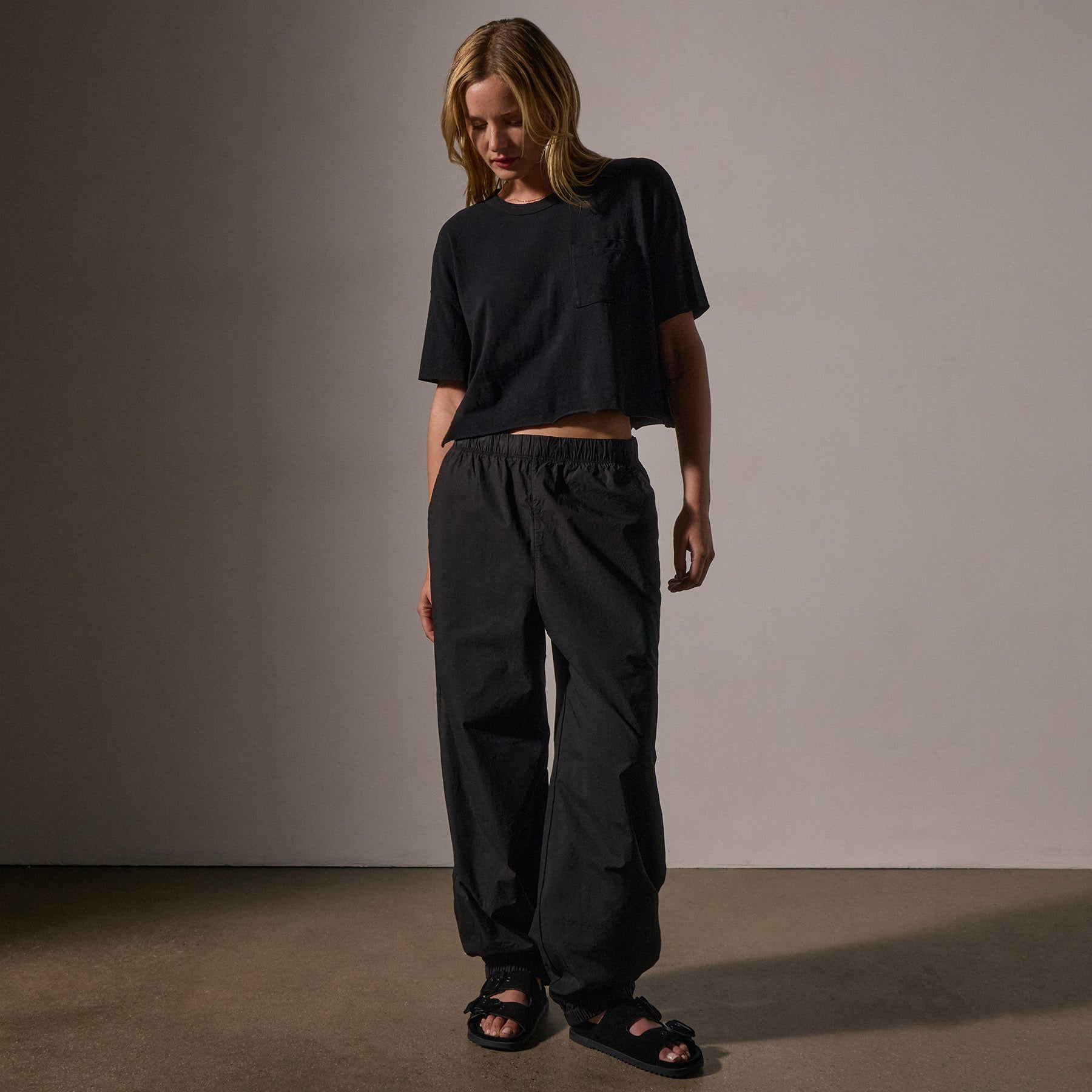 Stretch Poplin Parachute Pant in Black | James Perse Los Angeles
