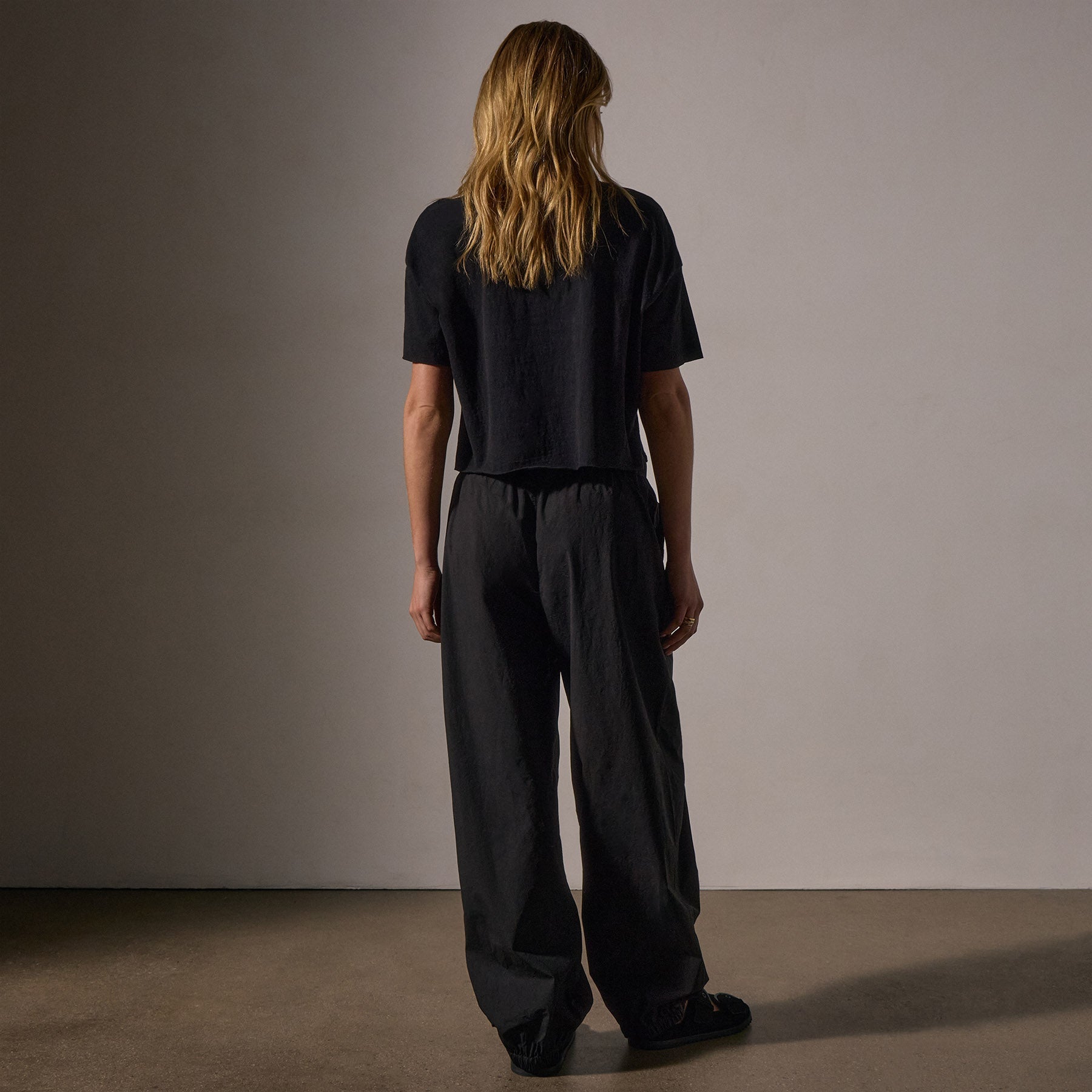 Stretch Poplin Parachute Pant - Black | James Perse Los Angeles