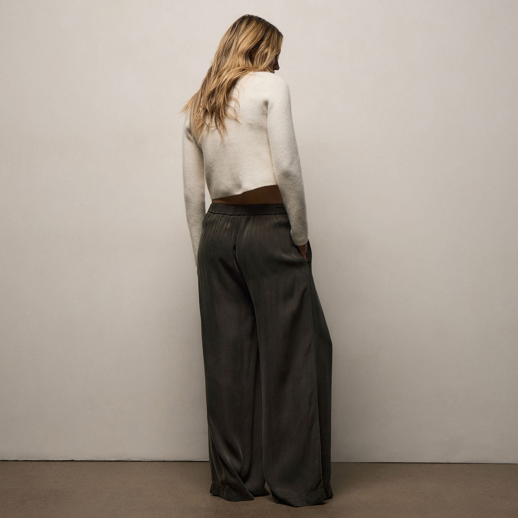 Satin Drawstring Wide Leg Pant in Hemlock Pigment | James Perse Los Angeles