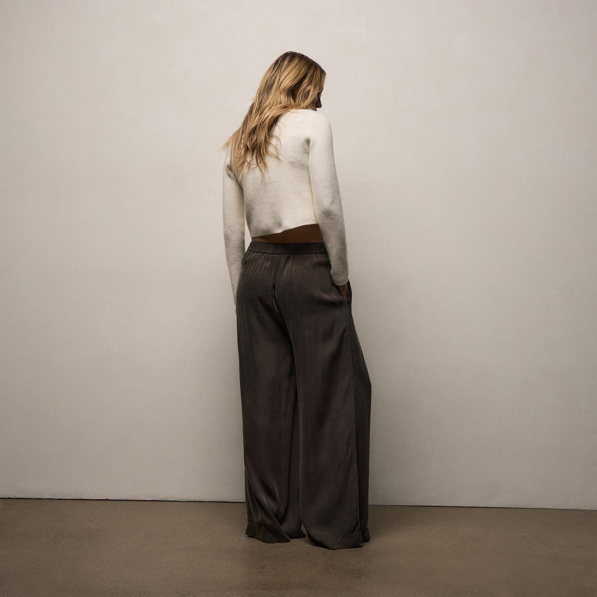 Satin Drawstring Wide Leg Pant in Hemlock Pigment | James Perse Los Angeles
