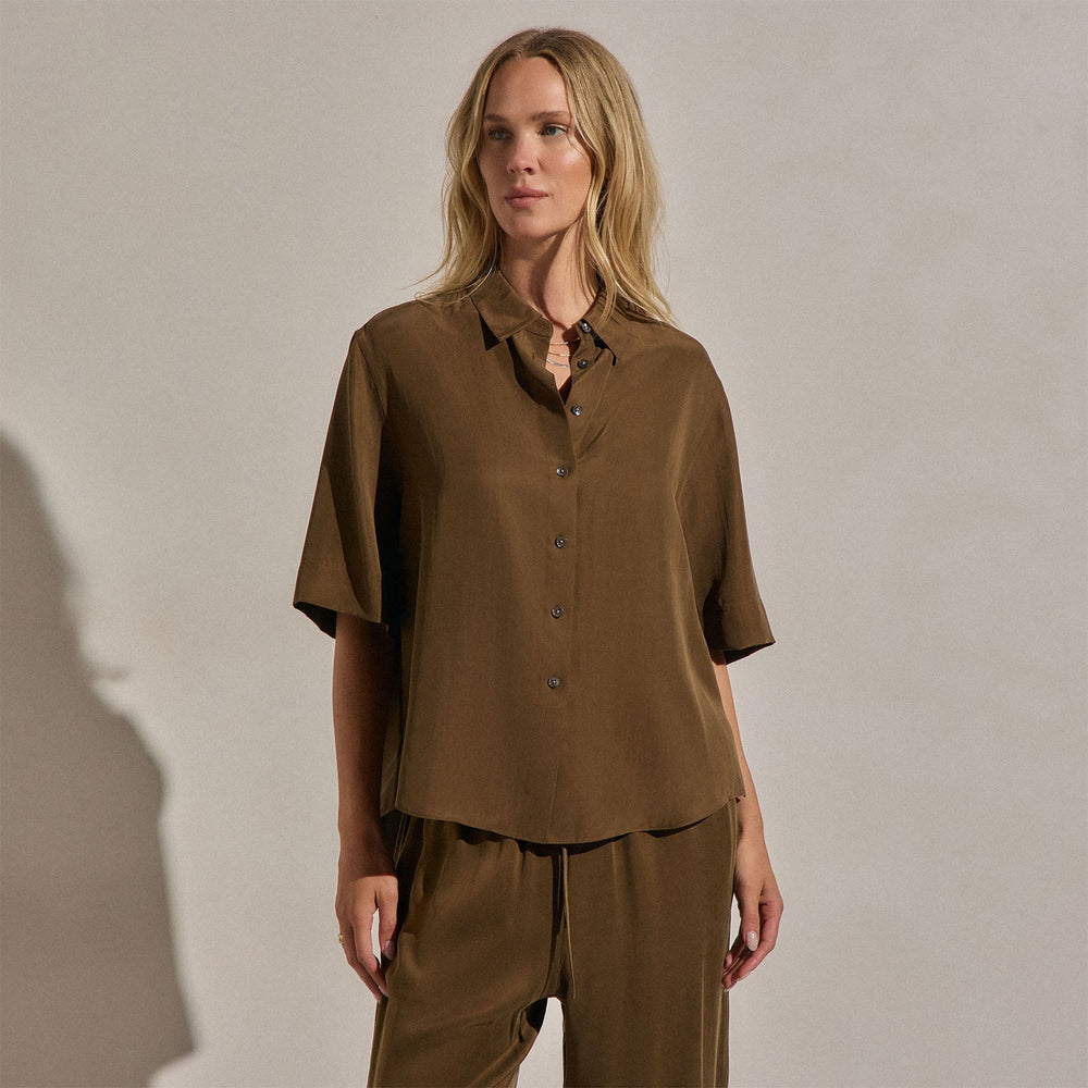 Silk Short Sleeve Shirt in Cocoa | James Perse Los Angeles