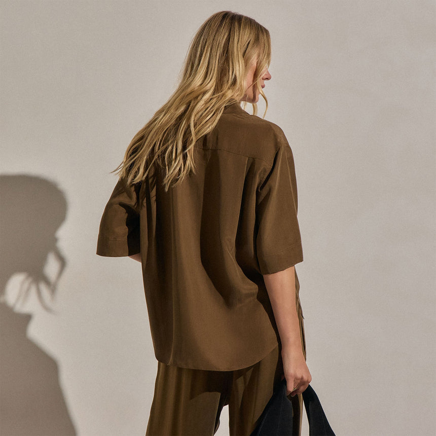 Silk Short Sleeve Shirt in Cocoa | James Perse Los Angeles