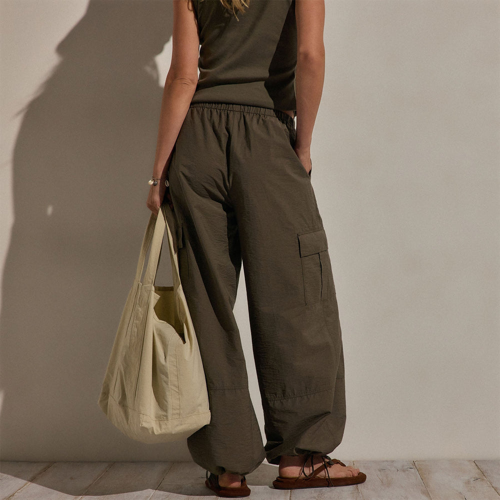 Parachute Cargo Pants in Army Green | James Perse Los Angeles