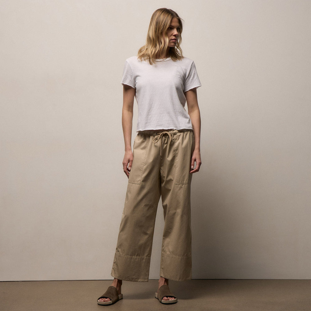 Fine Cotton Twill Crop Pant in Light Khaki | James Perse Los Angeles