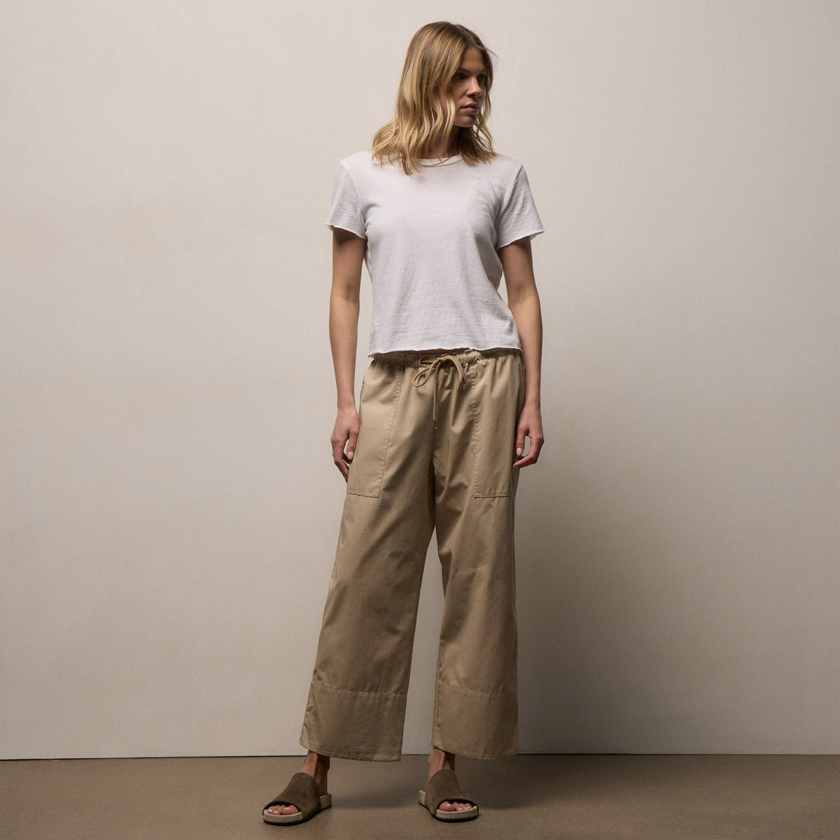 Fine Cotton Twill Crop Pant in Light Khaki | James Perse Los Angeles