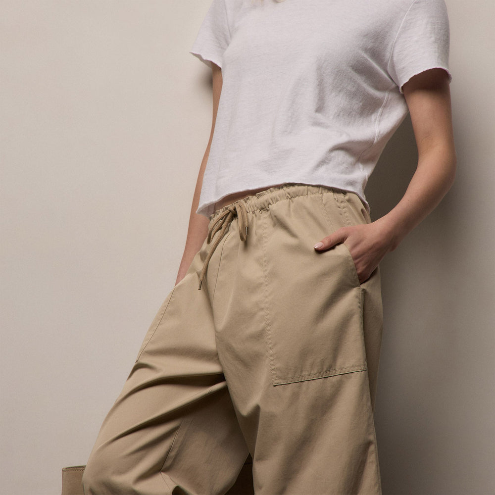 Fine Cotton Twill Crop Pant in Light Khaki | James Perse Los Angeles