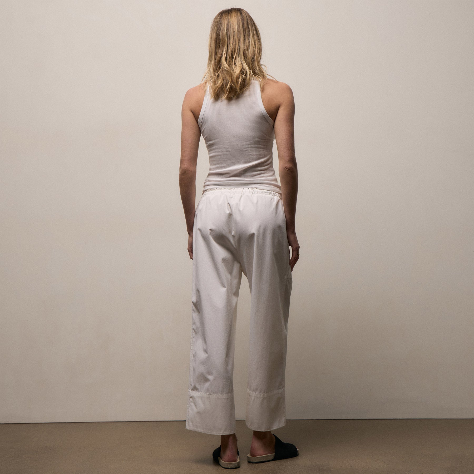 Fine Cotton Twill Crop Pant in White | James Perse Los Angeles