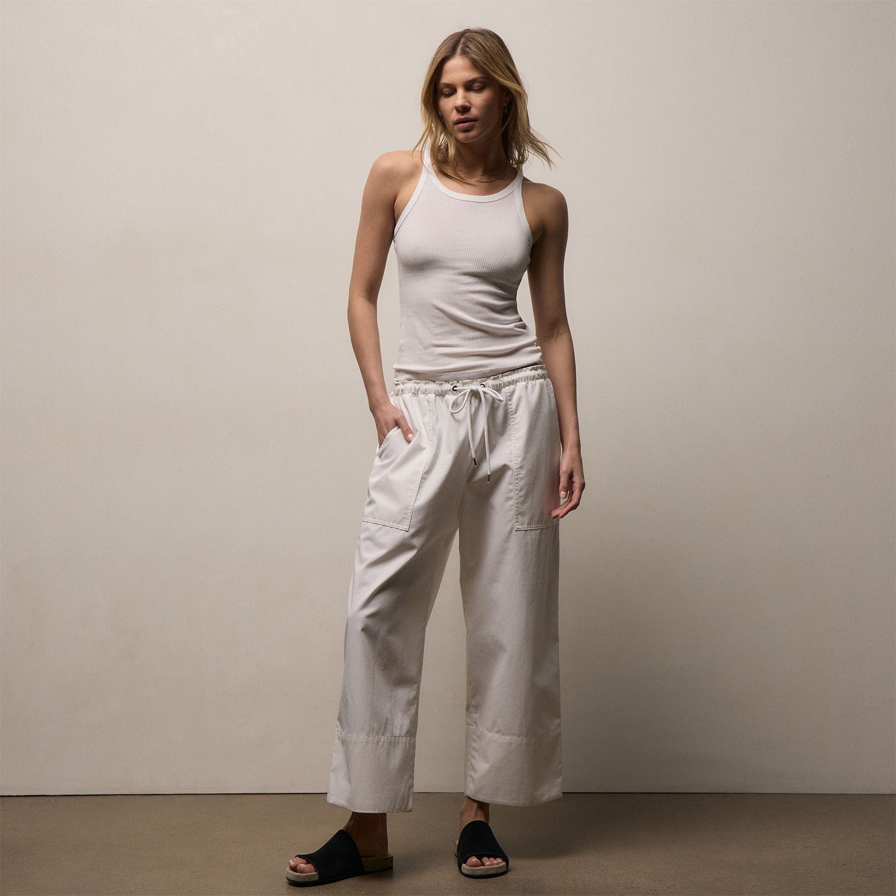 Fine Cotton Twill Crop Pant in White | James Perse Los Angeles