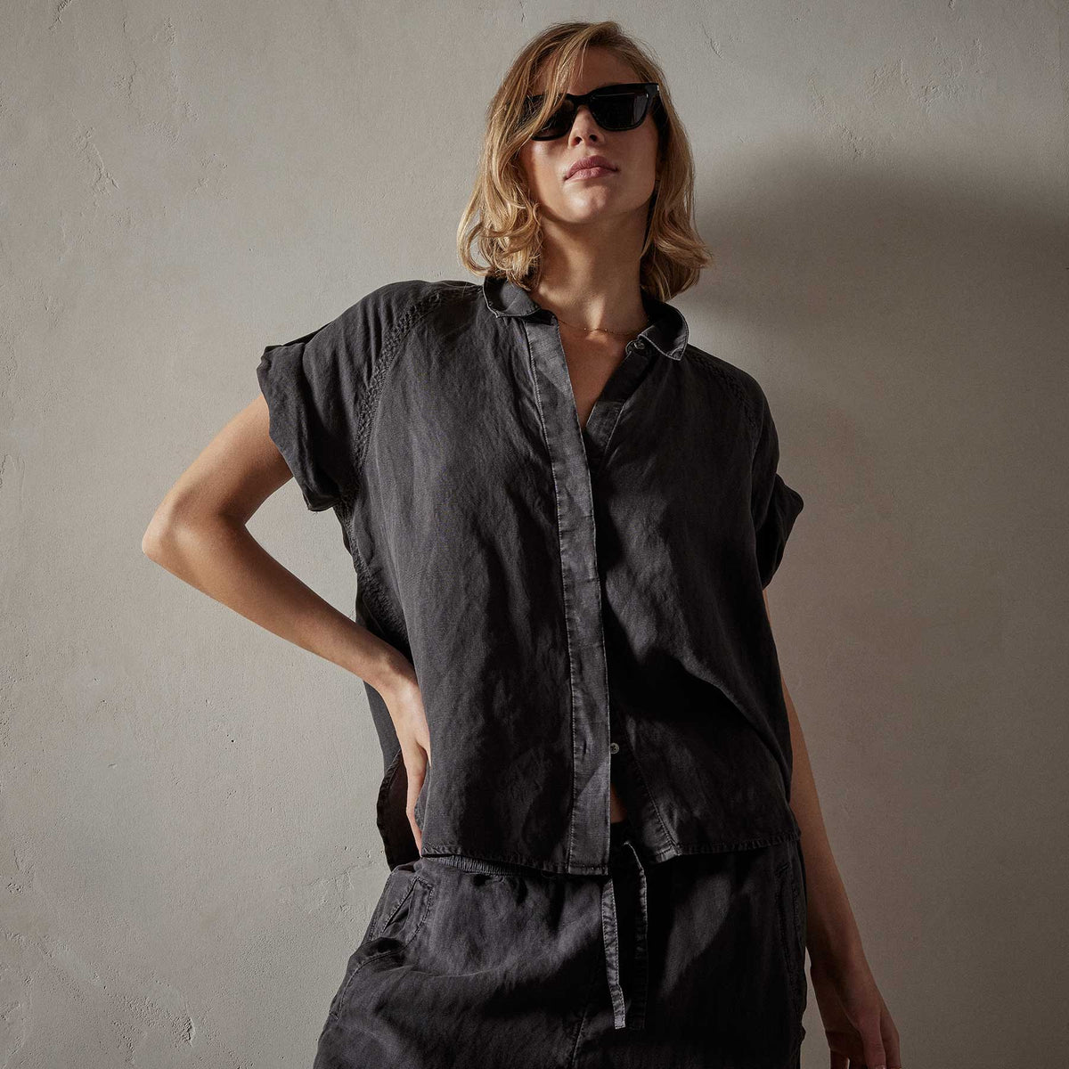 Cortez Linen Shirt  in Magma Pigment | James Perse Los Angeles