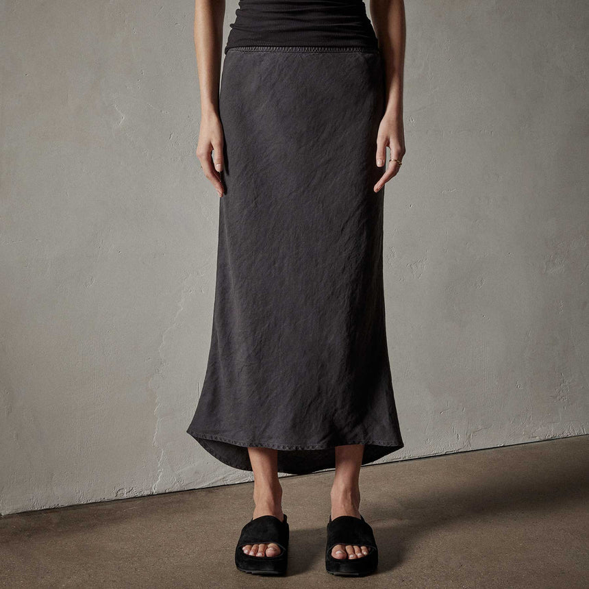 Surfside Skirt in Magma Pigment | James Perse Los Angeles