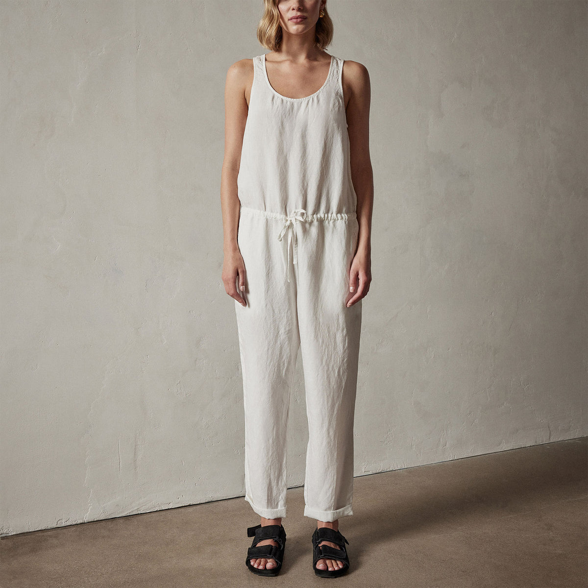 Sleeveless Linen Blend Jumpsuit in Everest White Pigment | James Perse Los Angeles