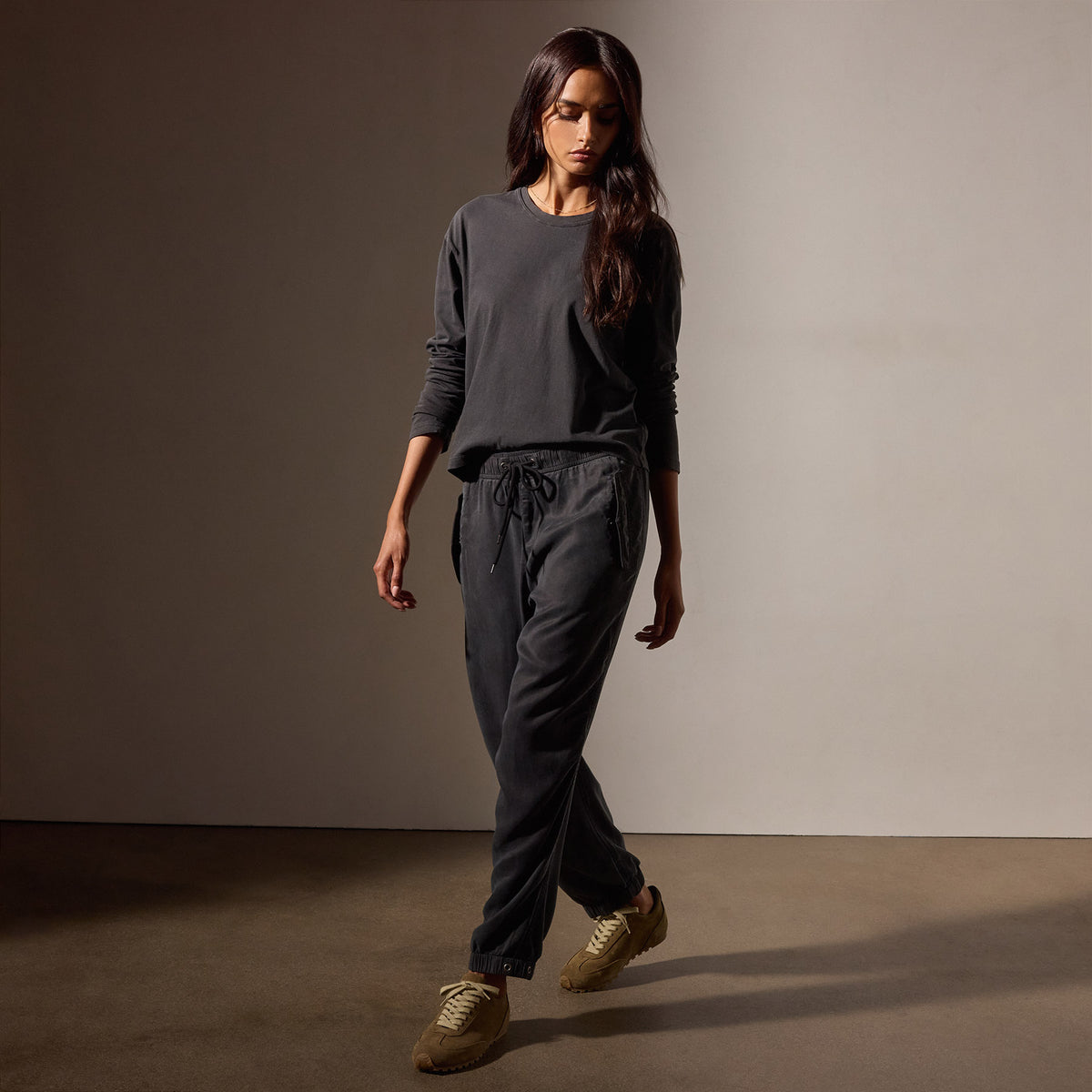 Tencel Sateen Flight Pant in Magma | James Perse Los Angeles