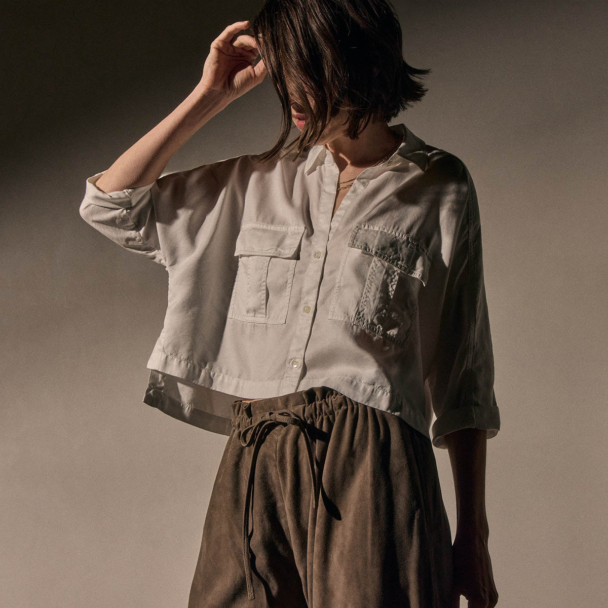 Pocket Cropped Shirt in White | James Perse Los Angeles